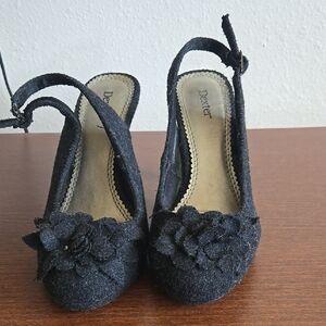 Dexter Women's Charcoal Floral Slingback Heels